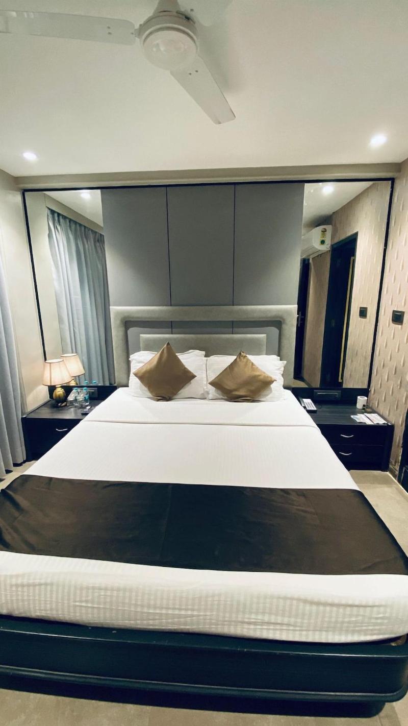 Gulf Hotel image
