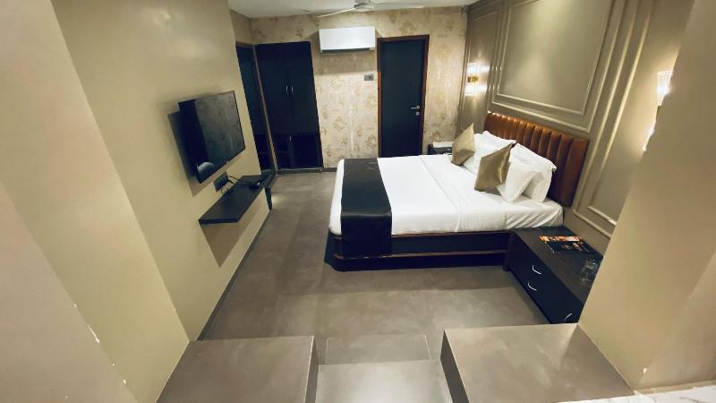 Gulf Hotel image