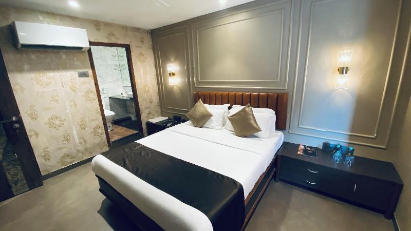 Gulf Hotel image