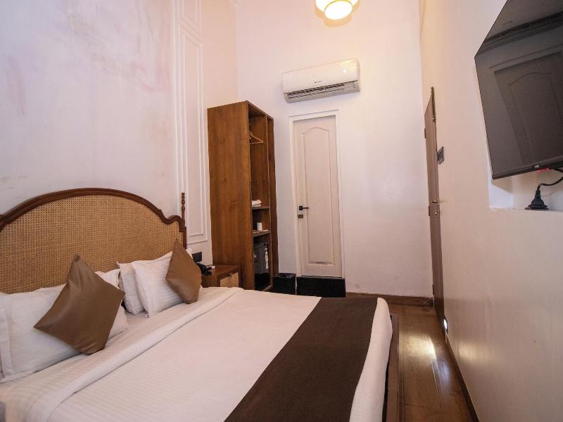 Gulf Hotel image