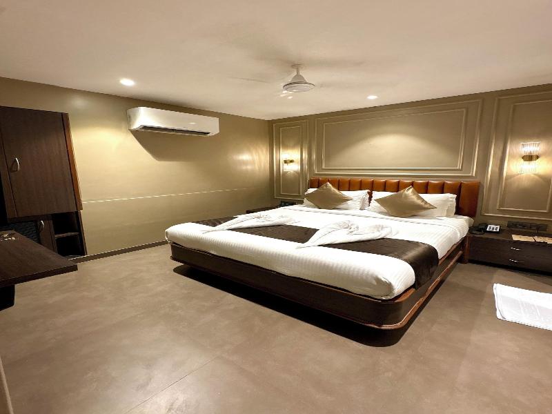Gulf Hotel image