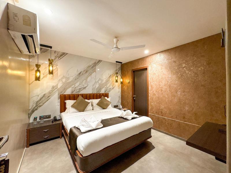 Gulf Hotel image