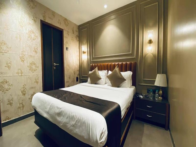 Gulf Hotel image