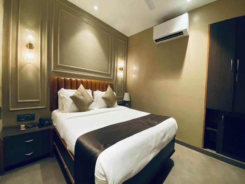 Gulf Hotel image