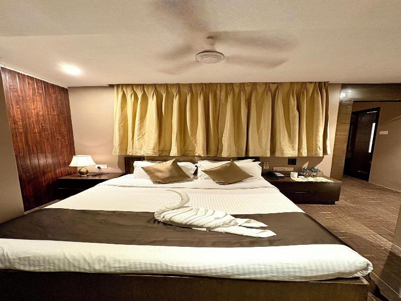 Gulf Hotel image