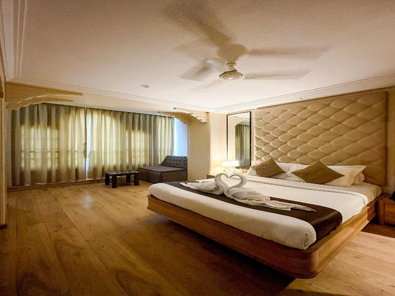 Gulf Hotel image
