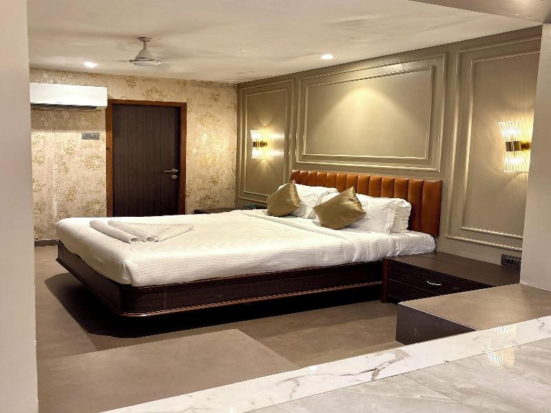 Gulf Hotel image