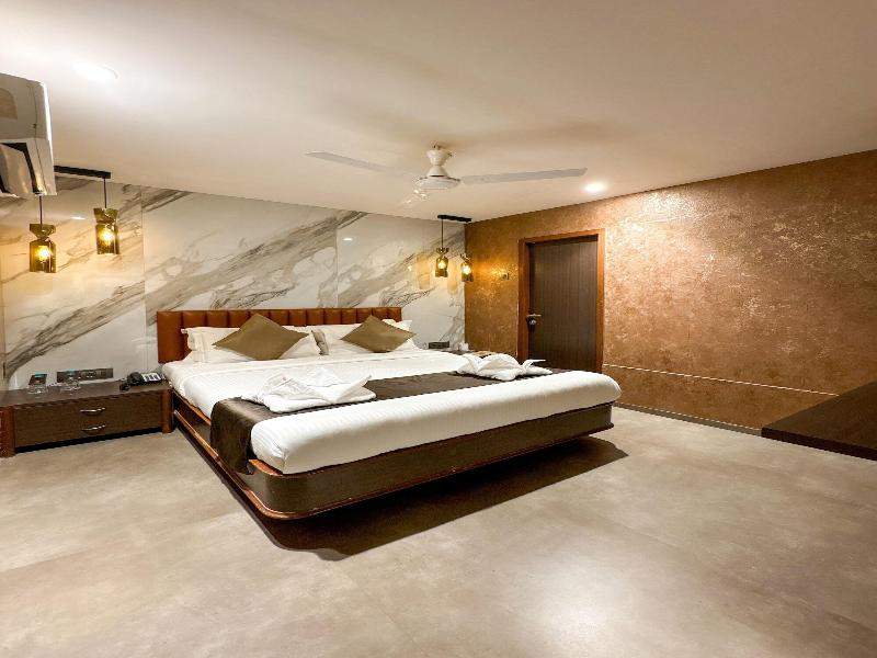Gulf Hotel image
