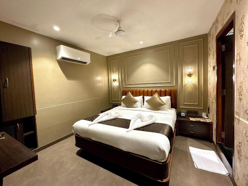 Gulf Hotel image