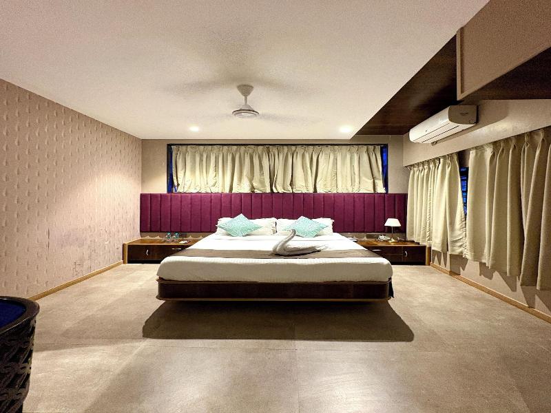 Gulf Hotel image