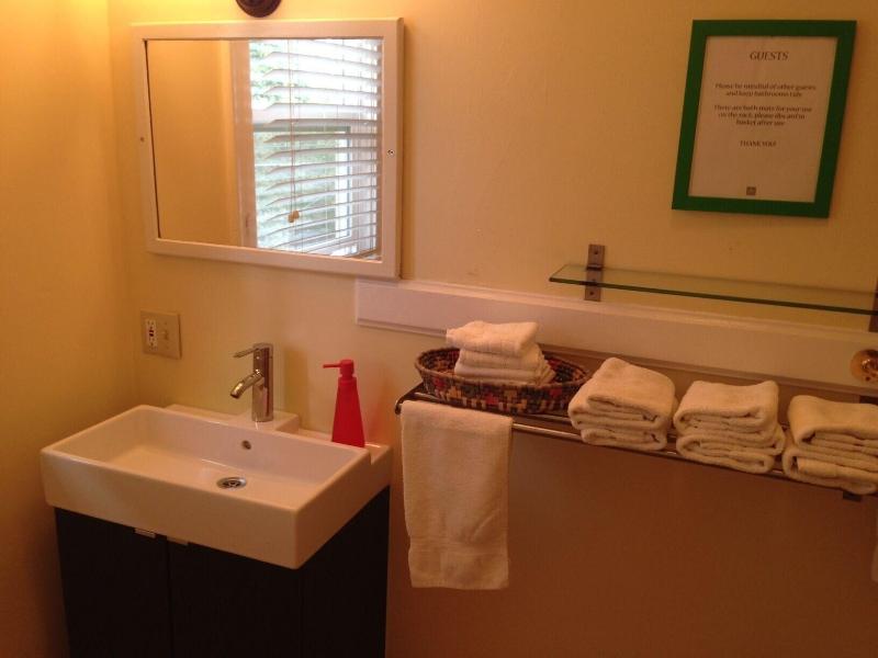 Portland International Guesthouse image