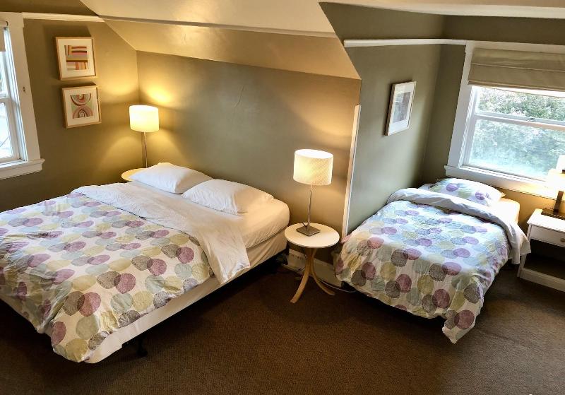 Portland International Guesthouse image