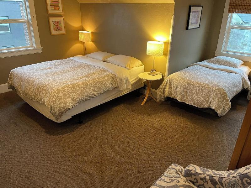 Portland International Guesthouse image