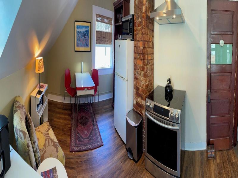 Portland International Guesthouse image