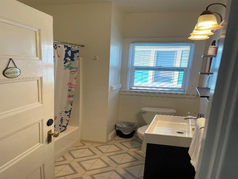 Portland International Guesthouse image