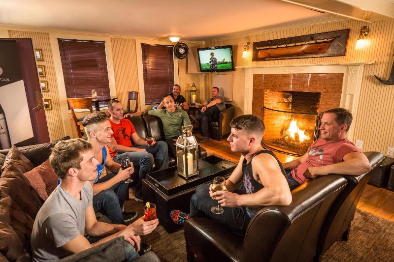 Brass Key Guesthouse - Adults Only