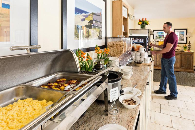Brass Key Guesthouse - Adults Only