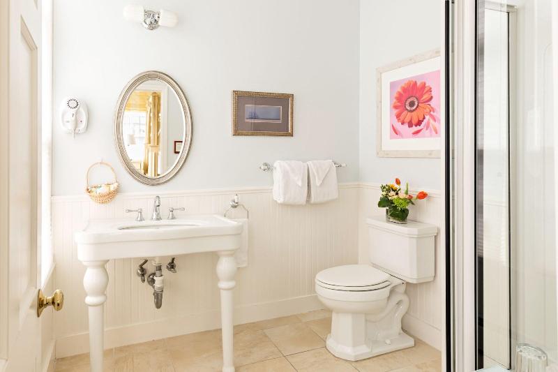 Brass Key Guesthouse - Adults Only 4