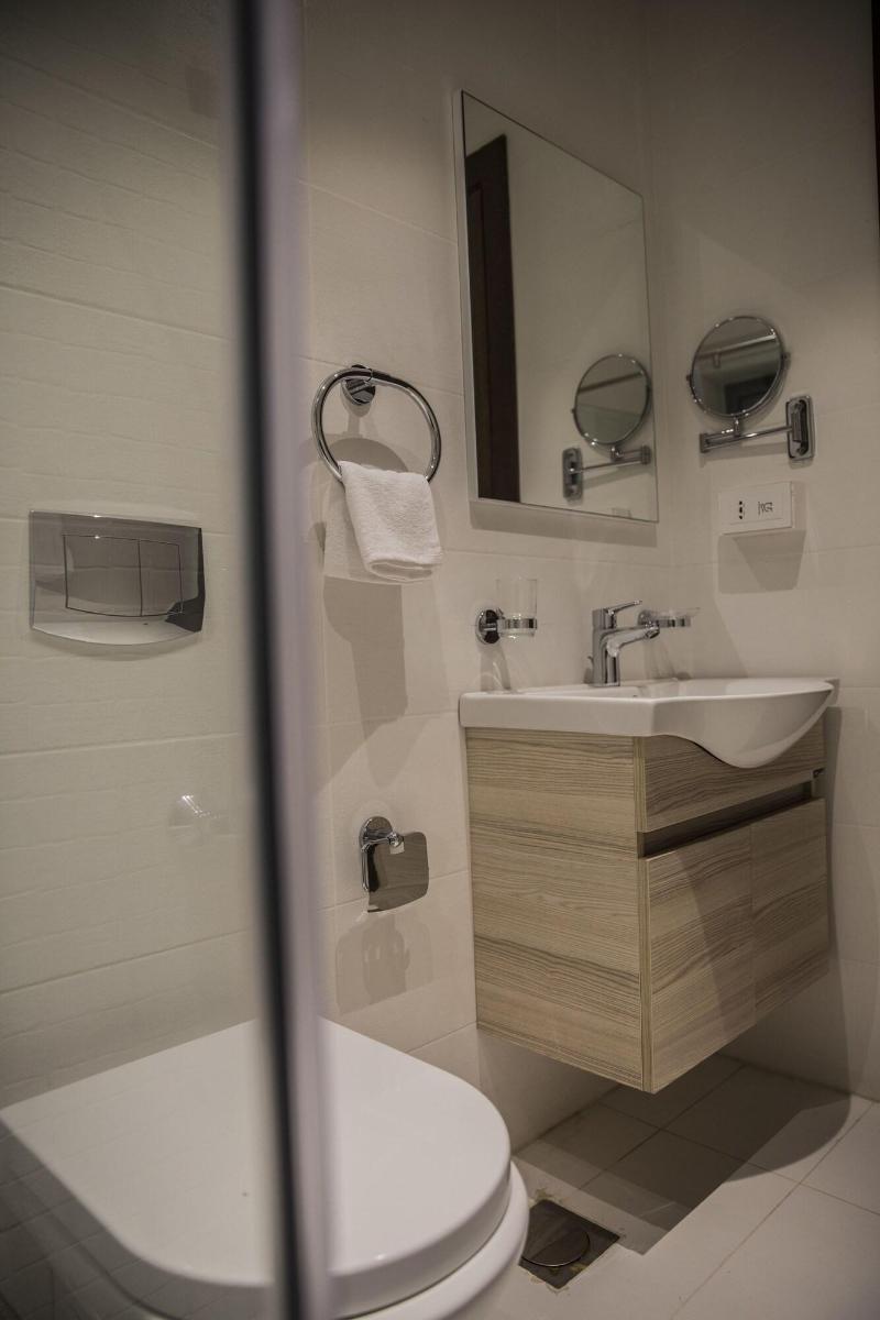 Naylover Hotel Suites image