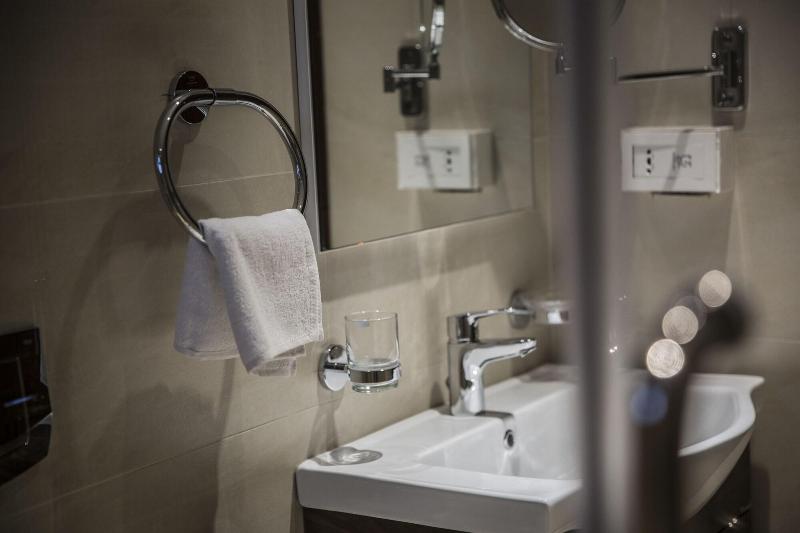 Naylover Hotel Suites image