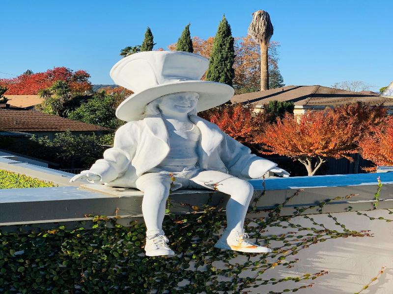 R Inn Napa image