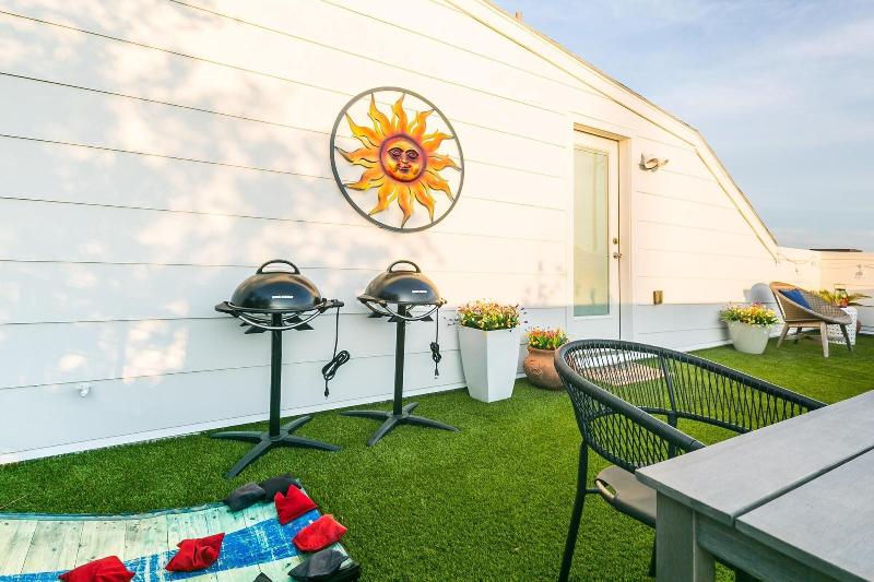 Montrose Guesthouse Suites image