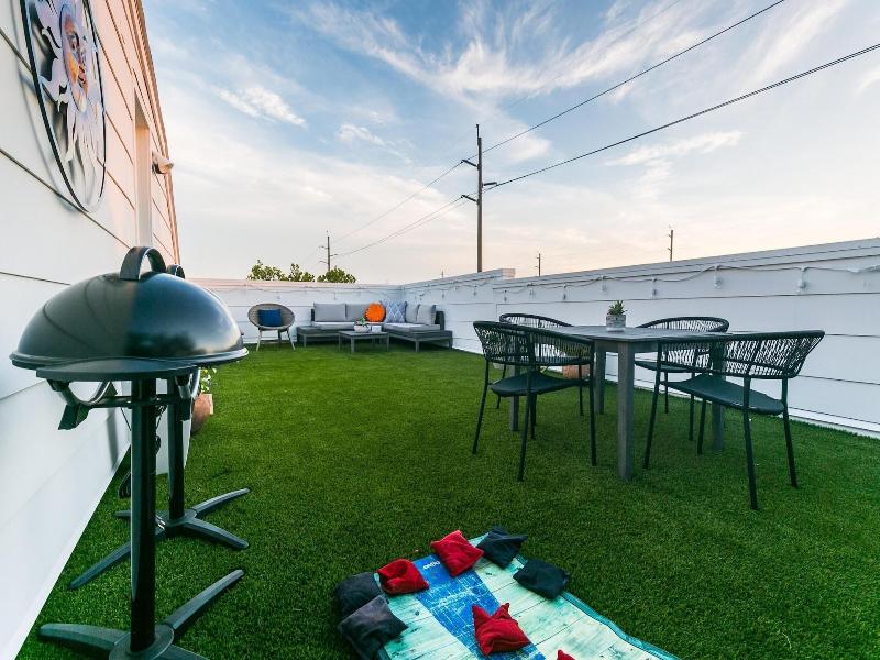 Montrose Guesthouse Suites image