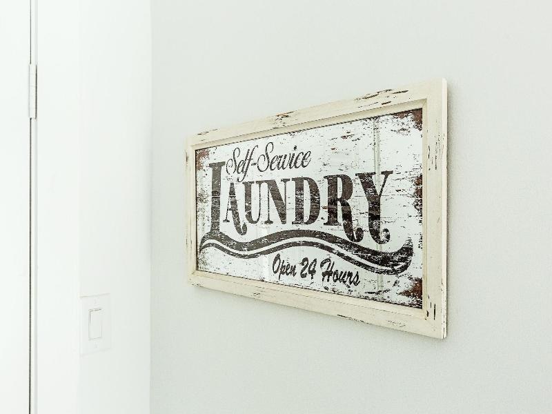 Montrose Guesthouse Suites image