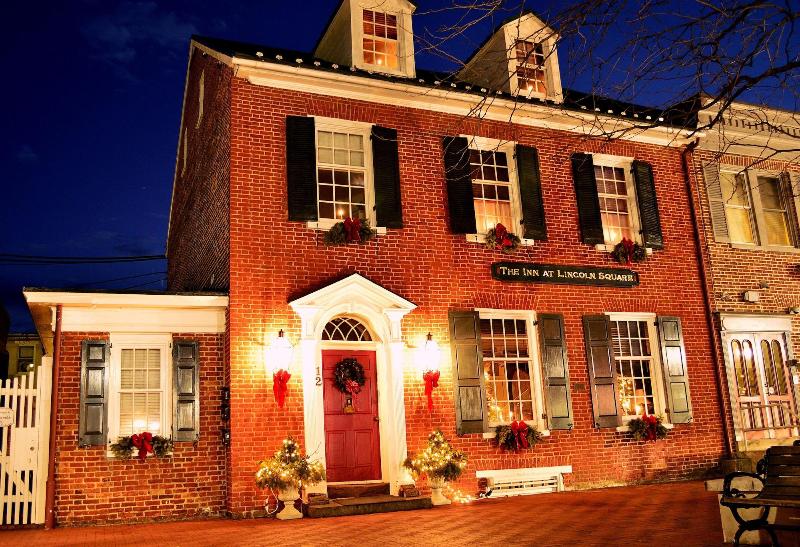 Inn At Lincoln Square image