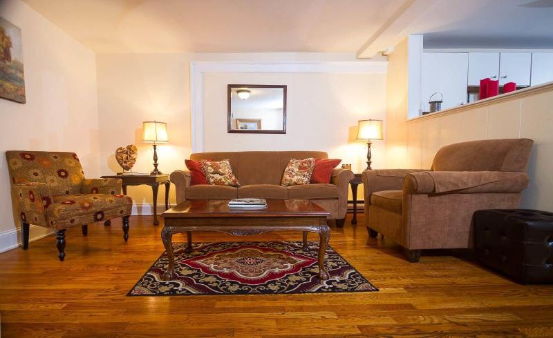 Inn At Lincoln Square image