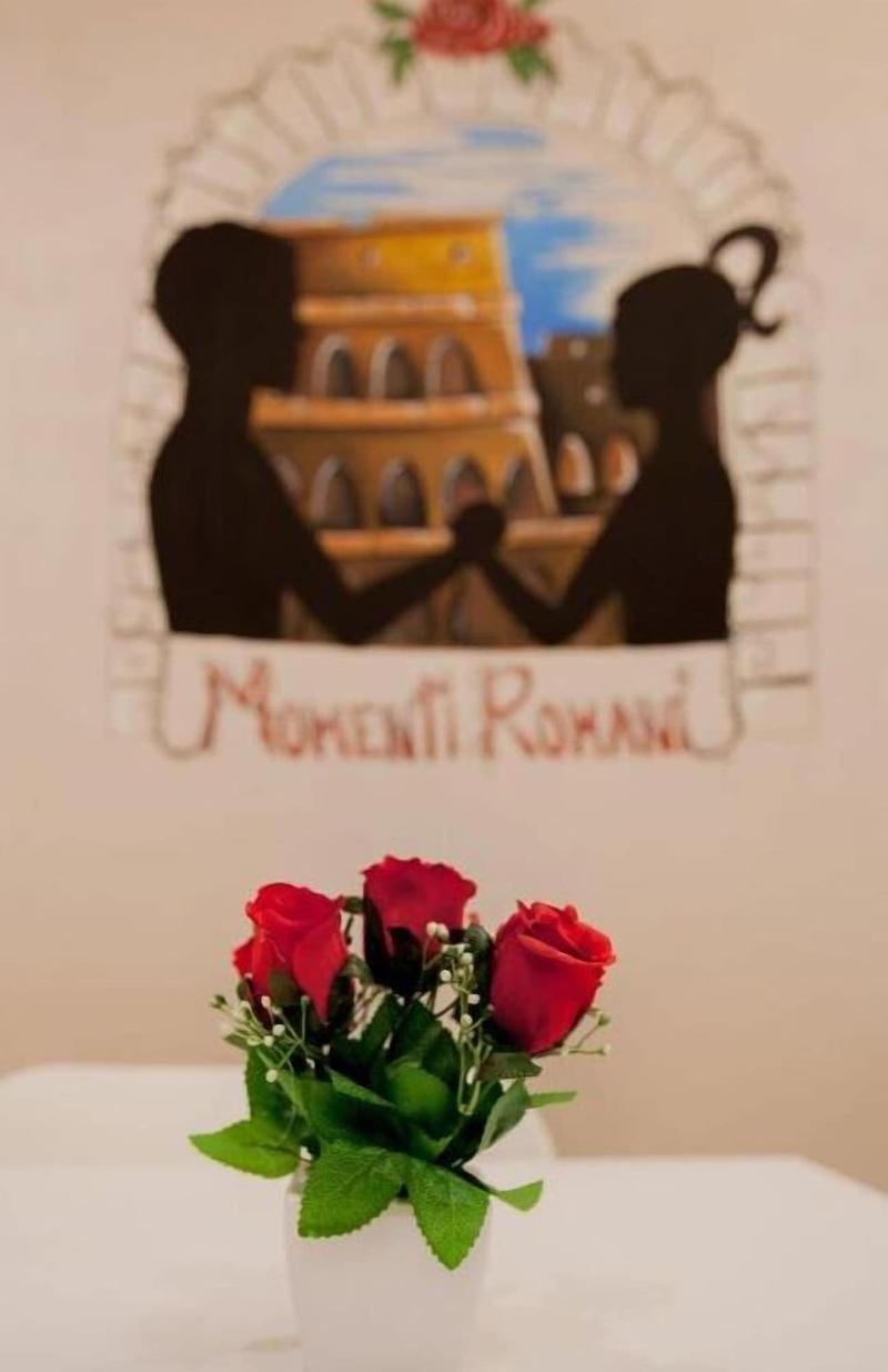 Momenti Romani image