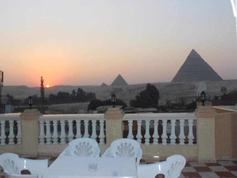 Royal Pyramids Inn image