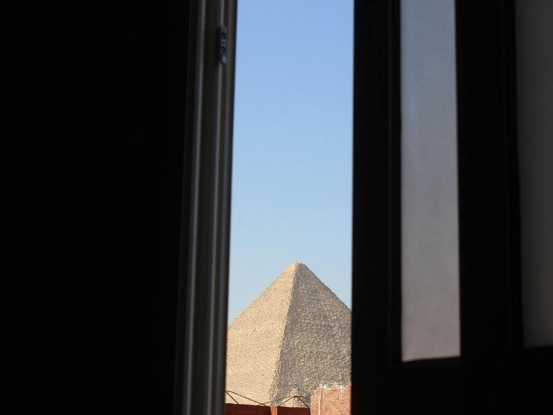 Royal Pyramids Inn image