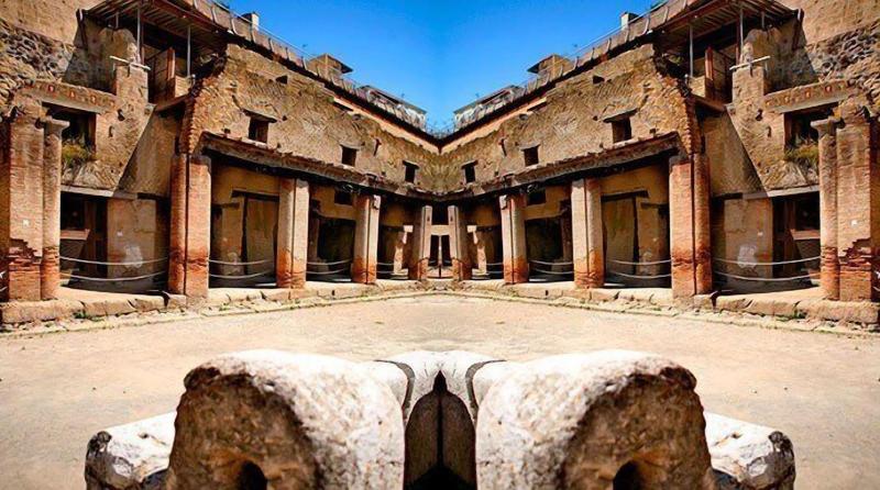 Napoli Squares Suites image