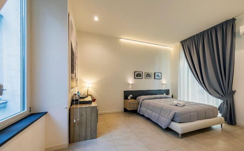 Napoli Squares Suites image