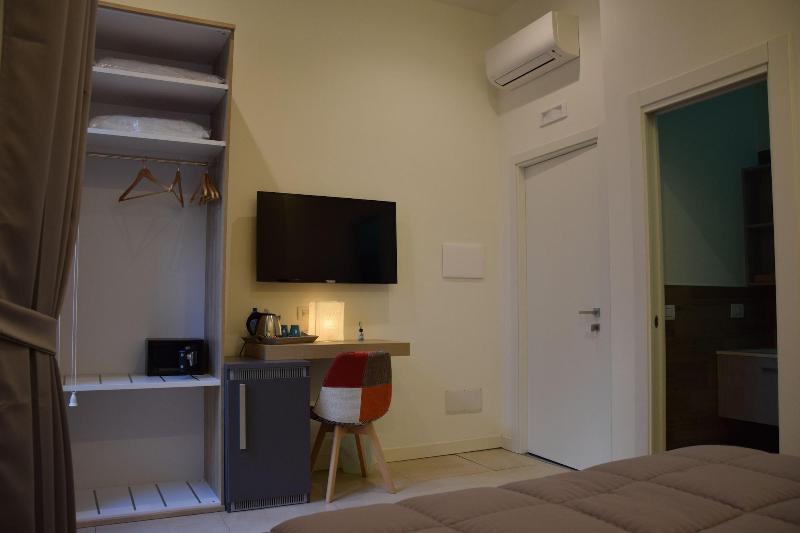 Napoli Squares Suites image