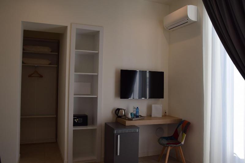 Napoli Squares Suites image
