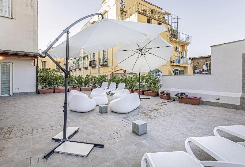 Napoli Squares Suites image