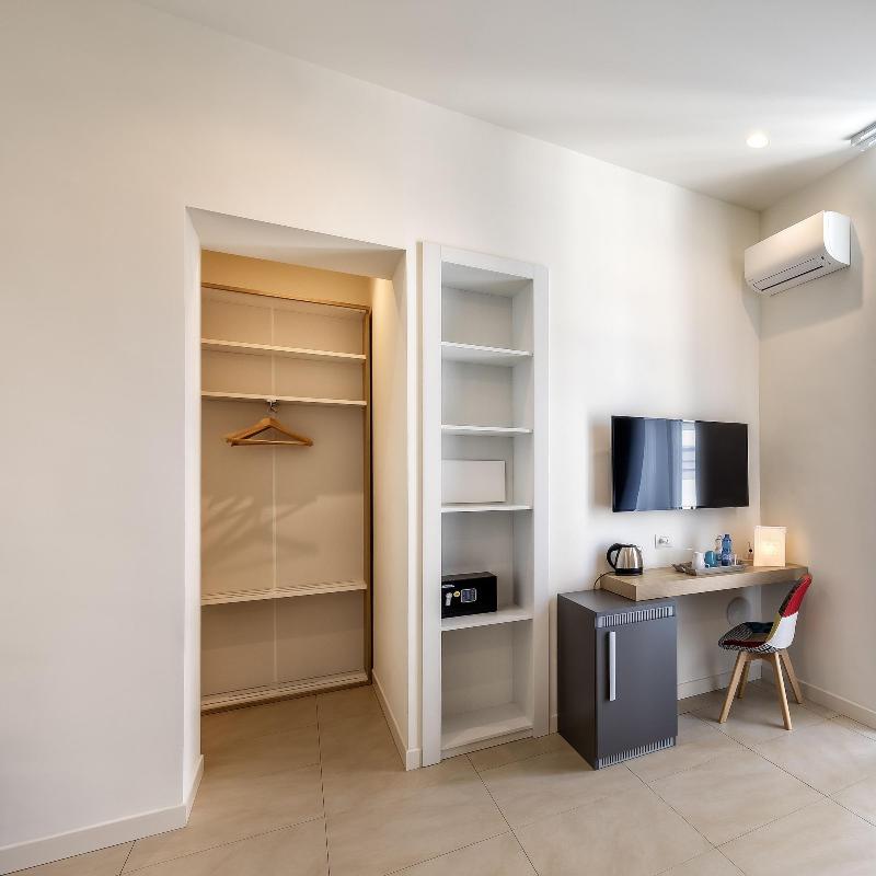 Napoli Squares Suites image