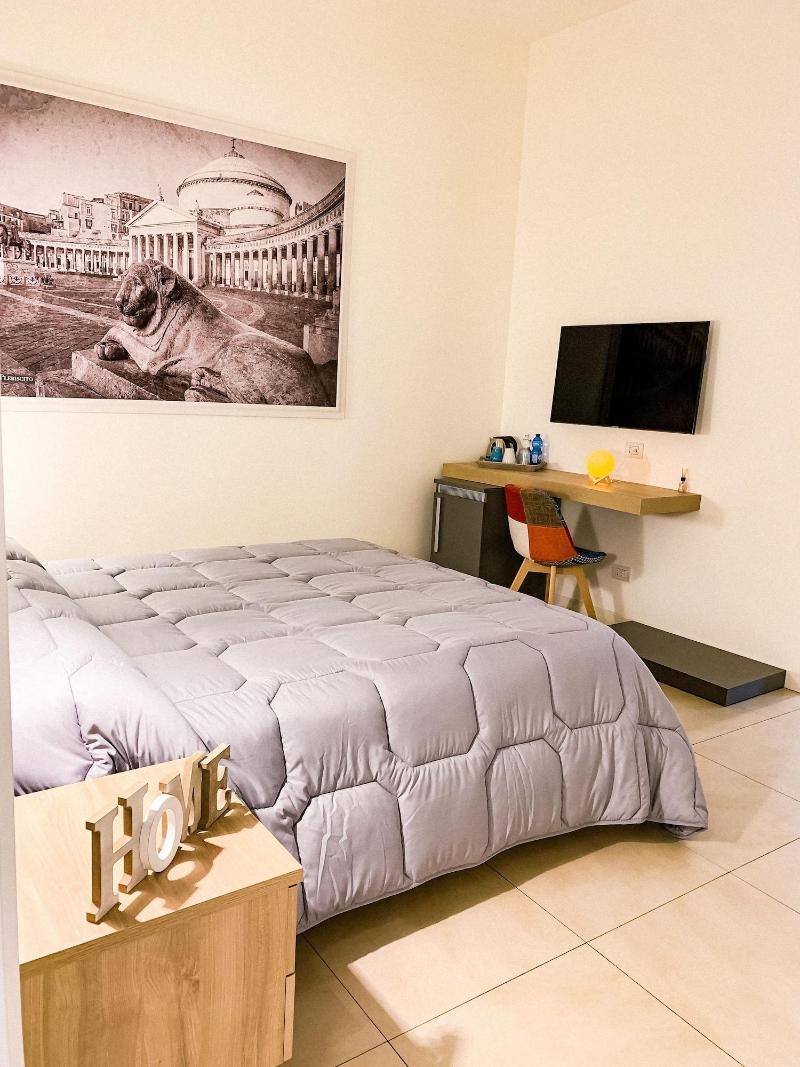 Napoli Squares Suites image