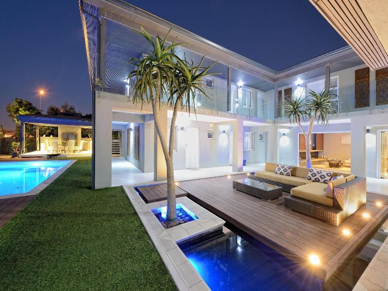 Grand Blue.D Boutique Guesthouse image