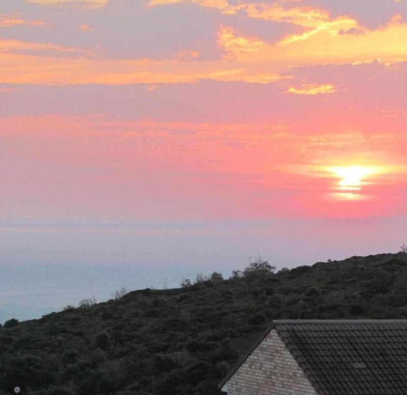Blue Horizon Bay Guest House image