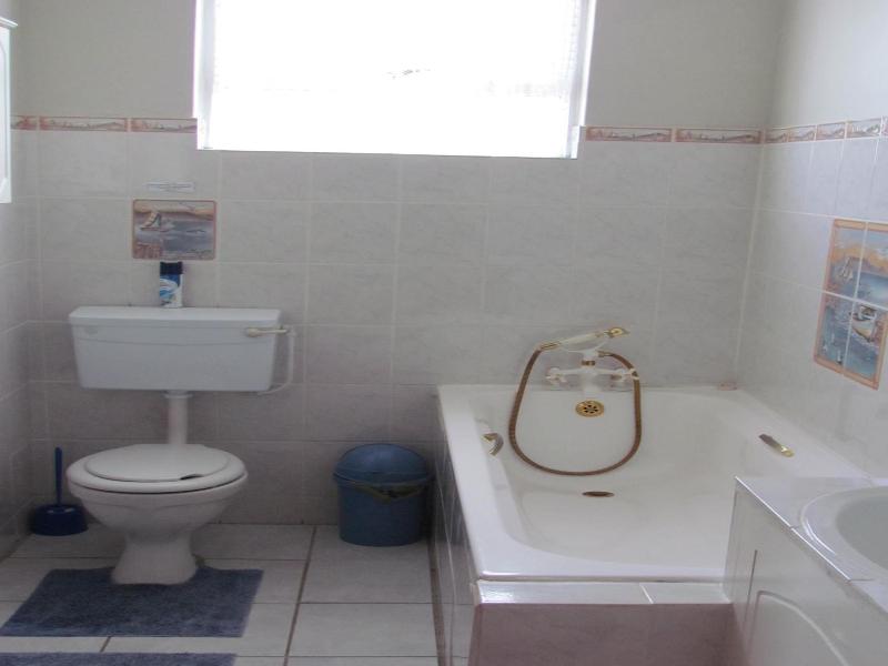 Blue Horizon Bay Guest House image