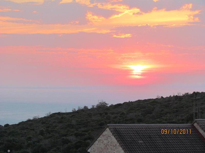 Blue Horizon Bay Guest House image