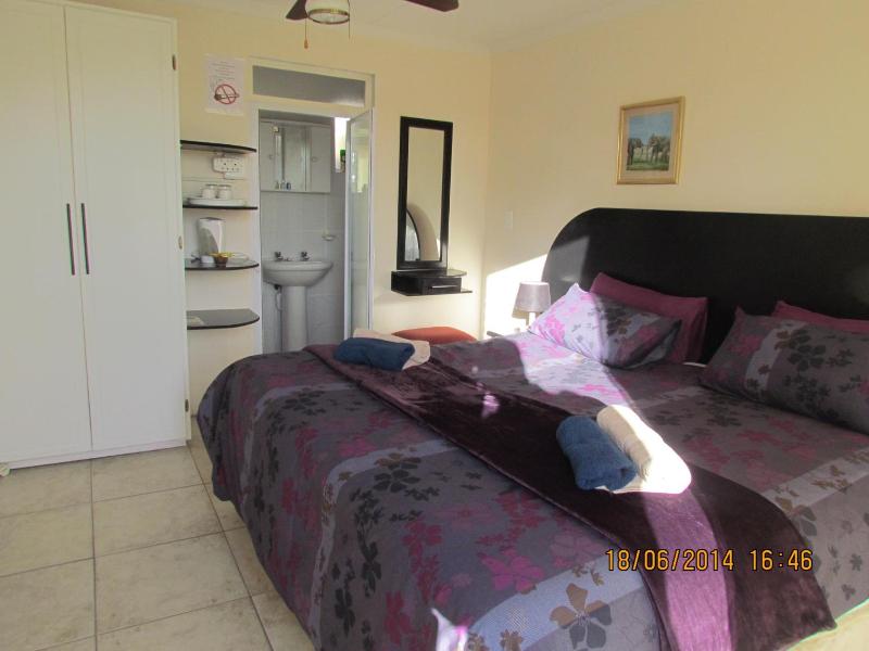 Blue Horizon Bay Guest House image