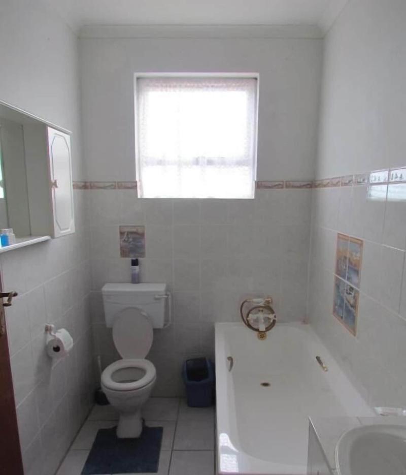 Blue Horizon Bay Guest House image