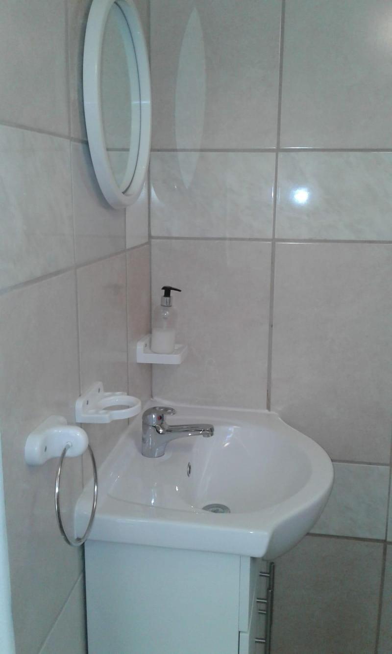 Amanzi Guest House image