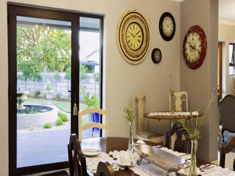 Villa Petit image