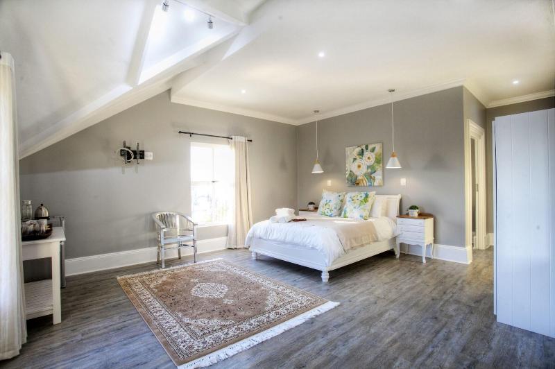 23 On Glen Guest House image