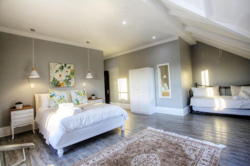 23 On Glen Guest House image